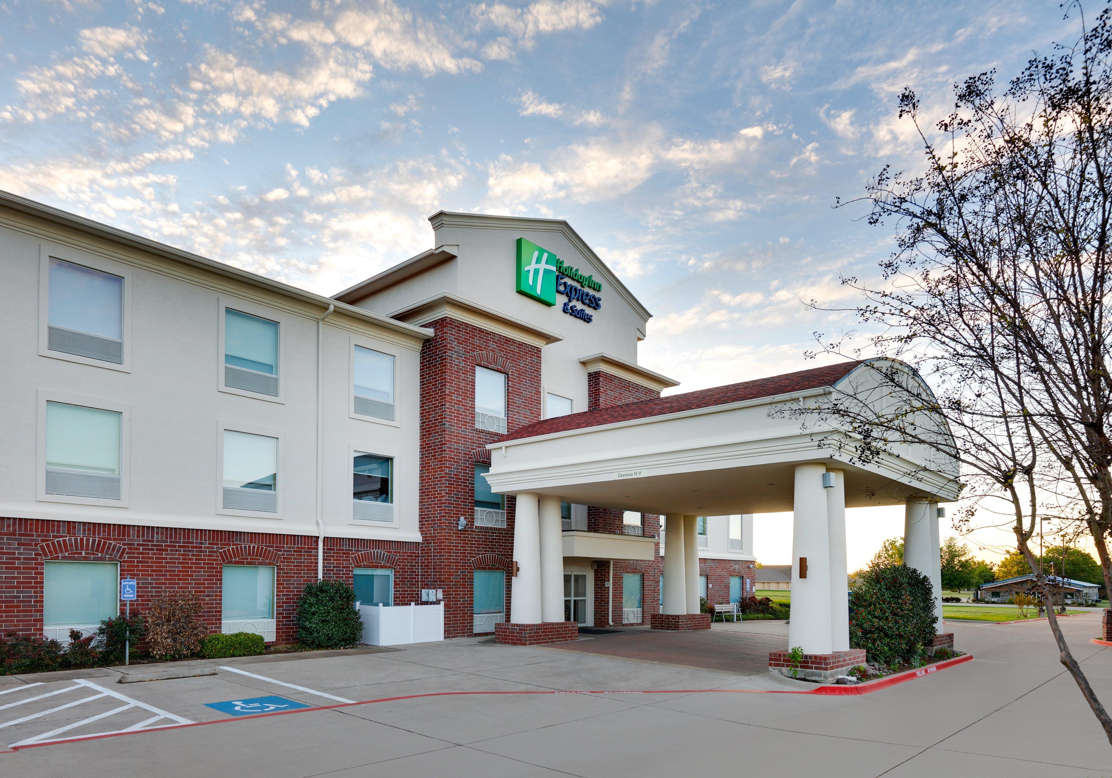 Holiday Inn Express Hotel & Suites Cleburne By Ihg Zewnętrze zdjęcie